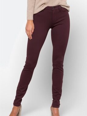 Liverpool Skinny Pants in Plum